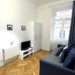 Side Street Apartment Prag