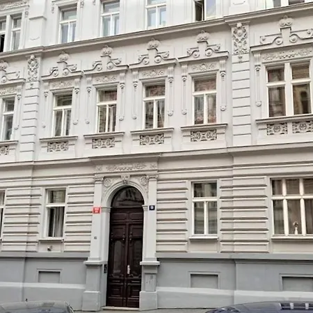 Side Street * Prag